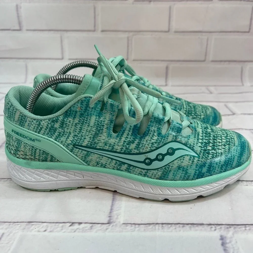 Saucony Freedom ISO Running Athletic Sneaker Shoes Green Training Road Racer